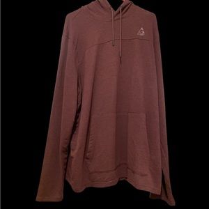 Men’s maroon hoodie shirt